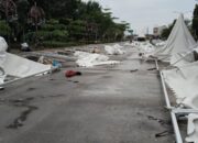 Muhammad Febri Selaku EO DUFEST 2025 Terus Pantau Pembongkaran Tenda dan Kebersihan Bersama DLHK